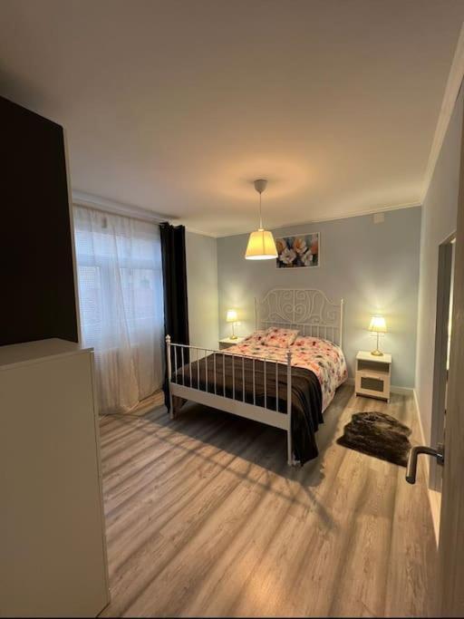 Apartamento Turistico Plaza III Monforte De Lemos Zewnętrze zdjęcie